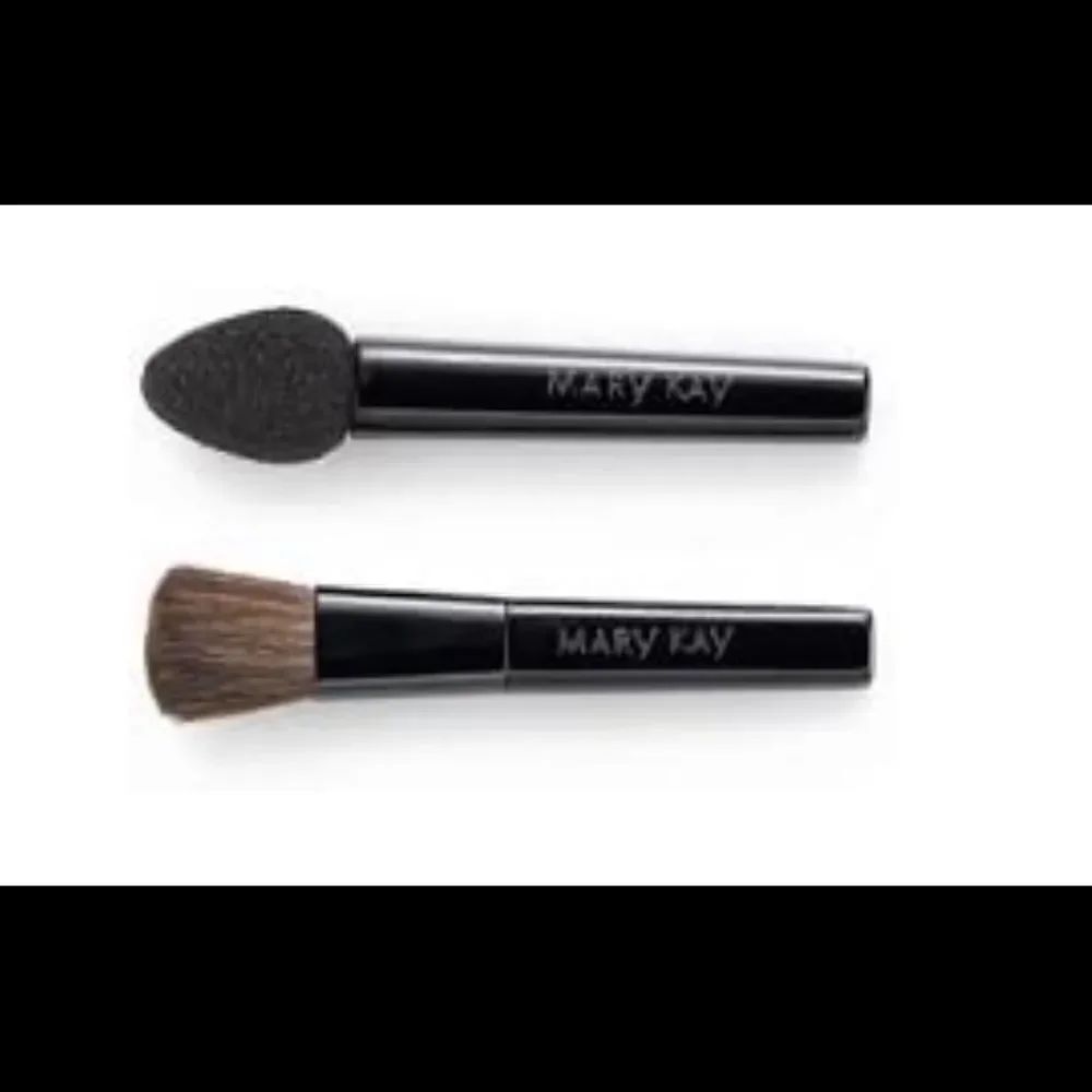 Lot of 2 MK cosmetic sponges and 2 eye applicators